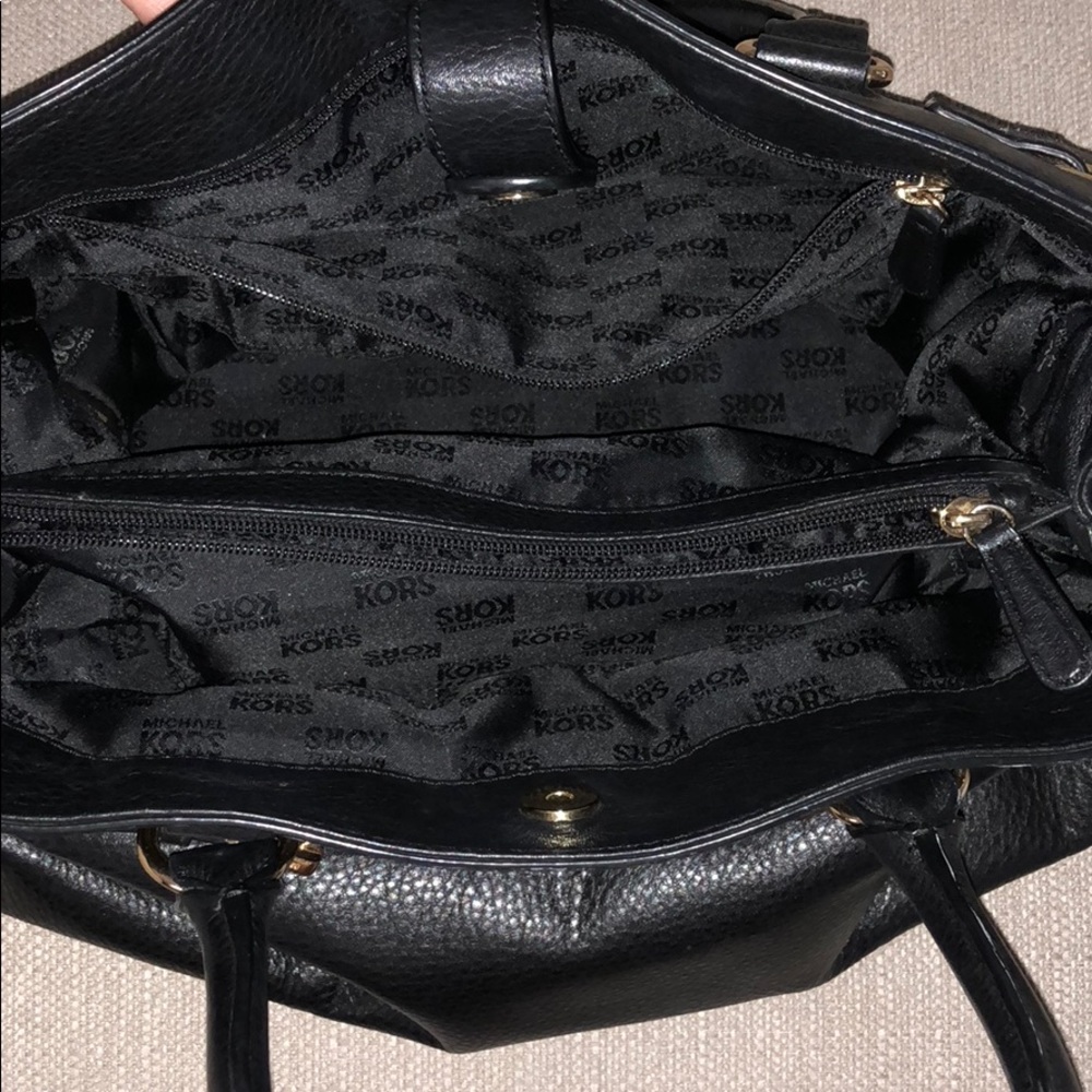 Michael KORS purse - Picture 8 of 8